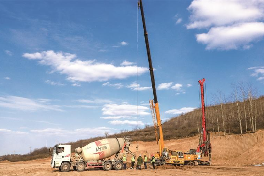 彭阳县建筑垃圾资源化利用项目建设正酣